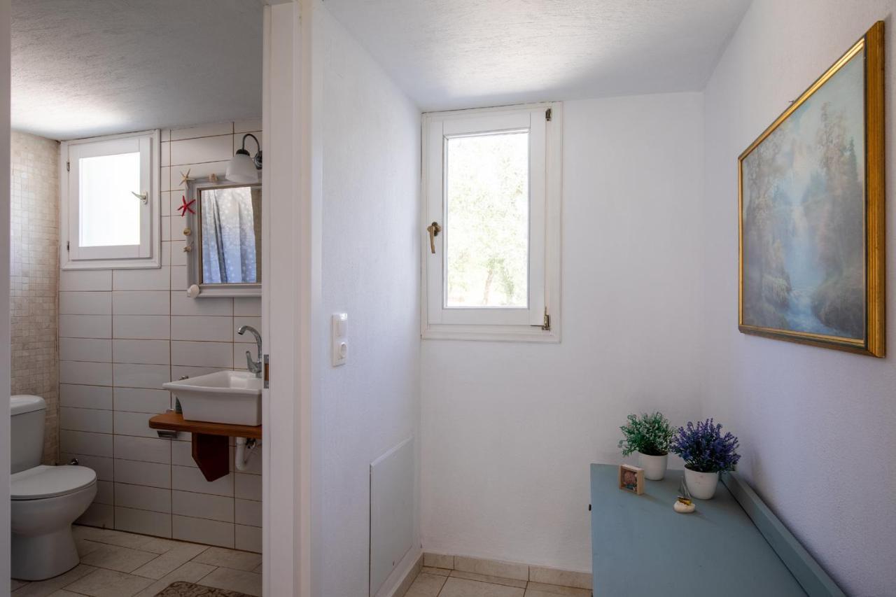 Skopelos Amigdalia Cottage Exteriör bild