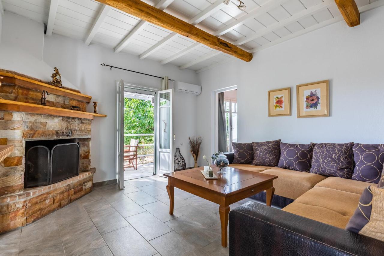 Skopelos Amigdalia Cottage Exteriör bild