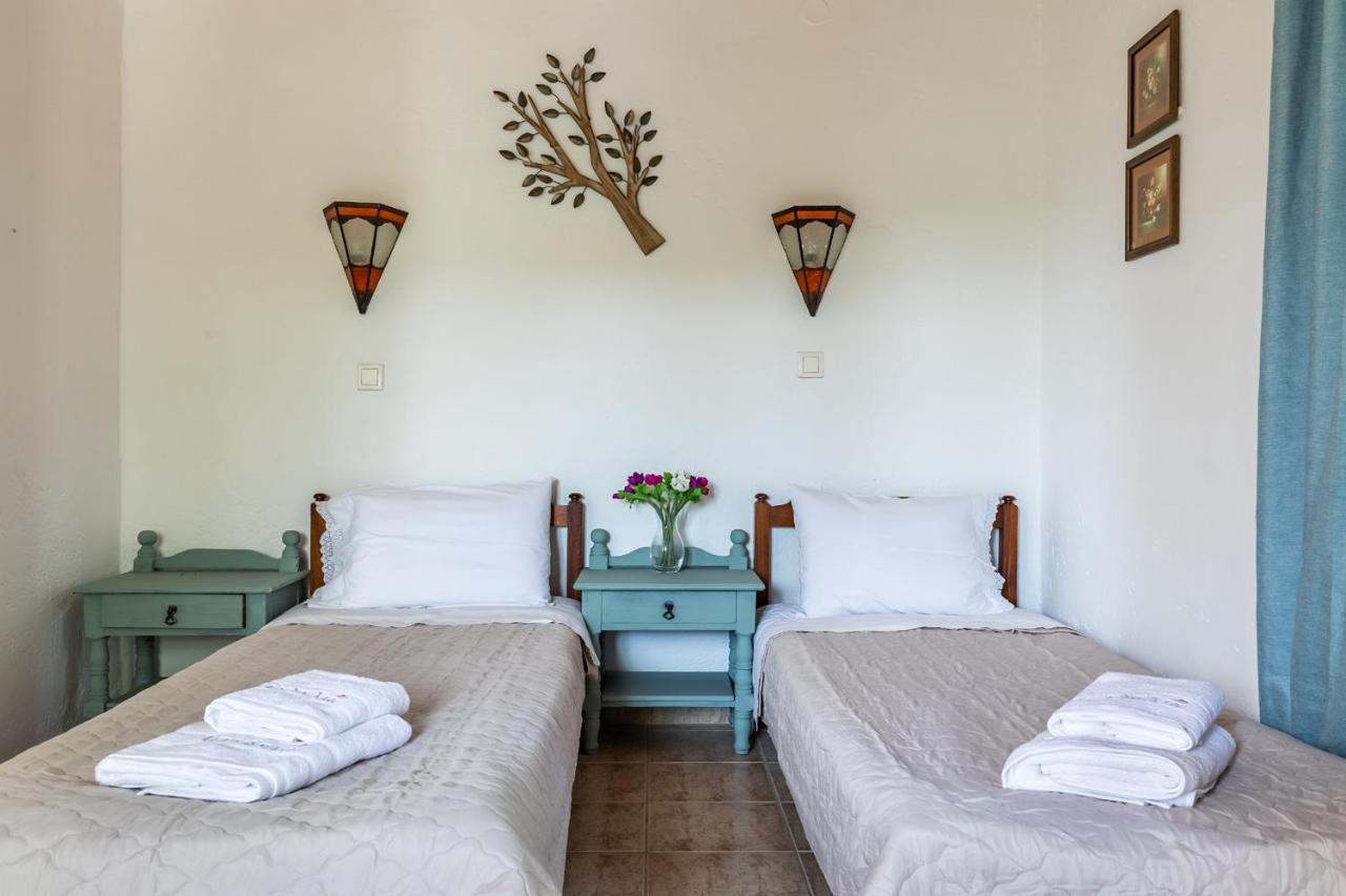 Skopelos Amigdalia Cottage Exteriör bild