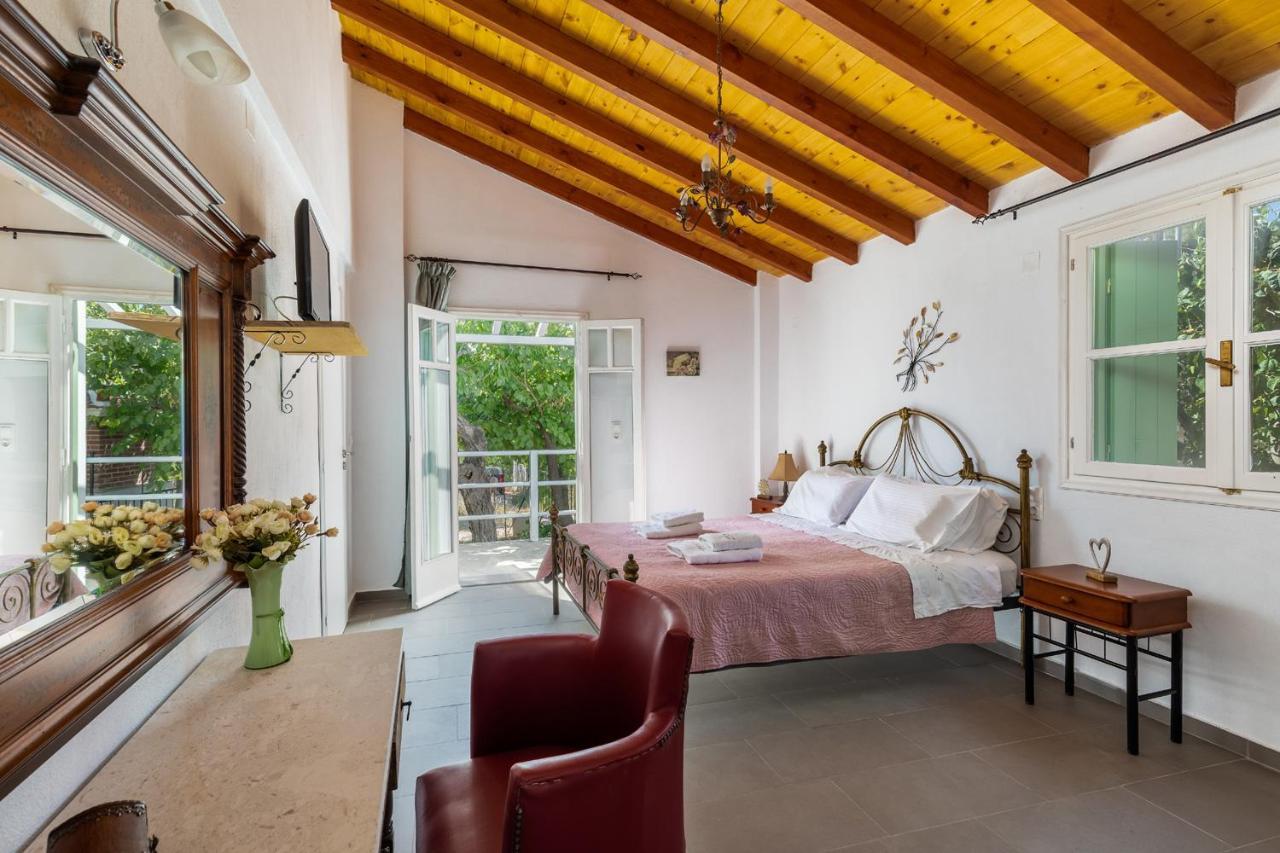 Skopelos Amigdalia Cottage Exteriör bild