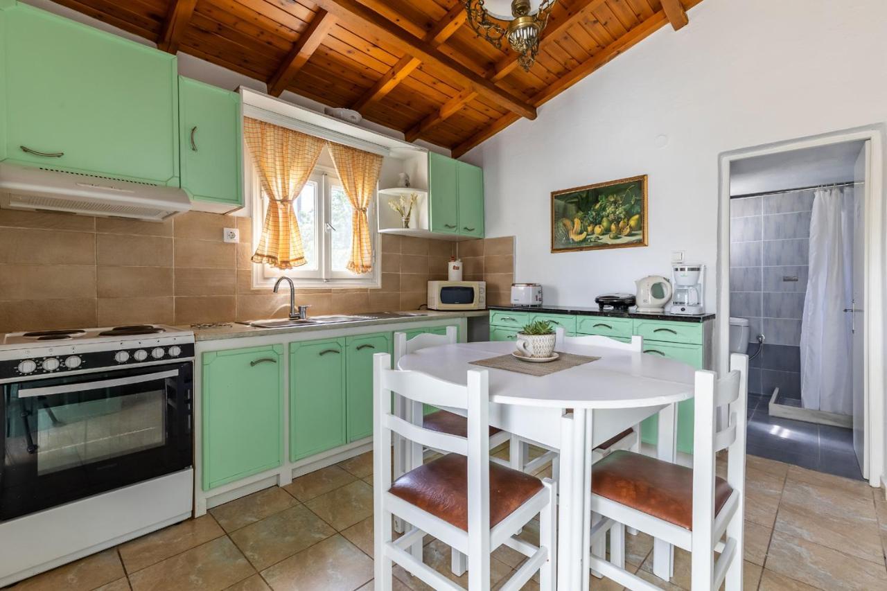 Skopelos Amigdalia Cottage Exteriör bild