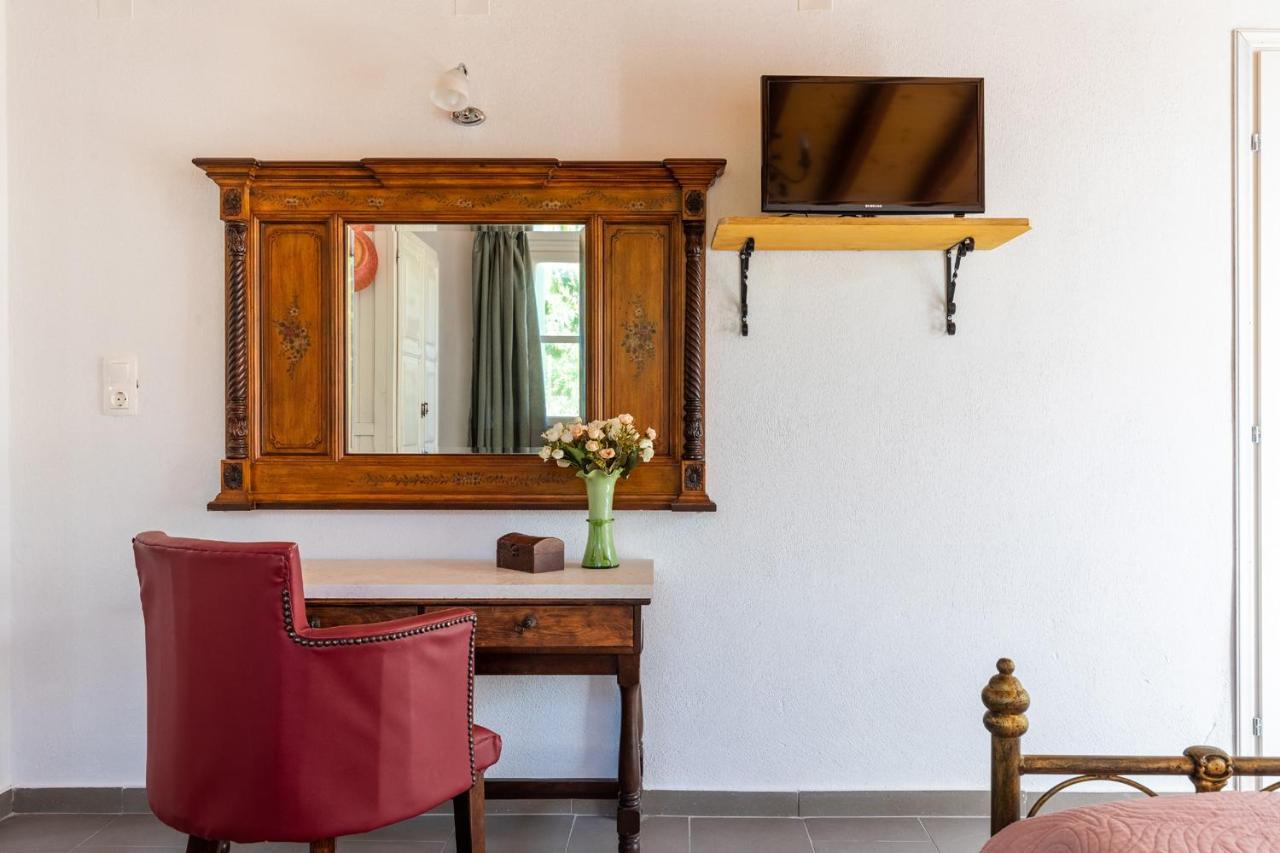 Skopelos Amigdalia Cottage Exteriör bild