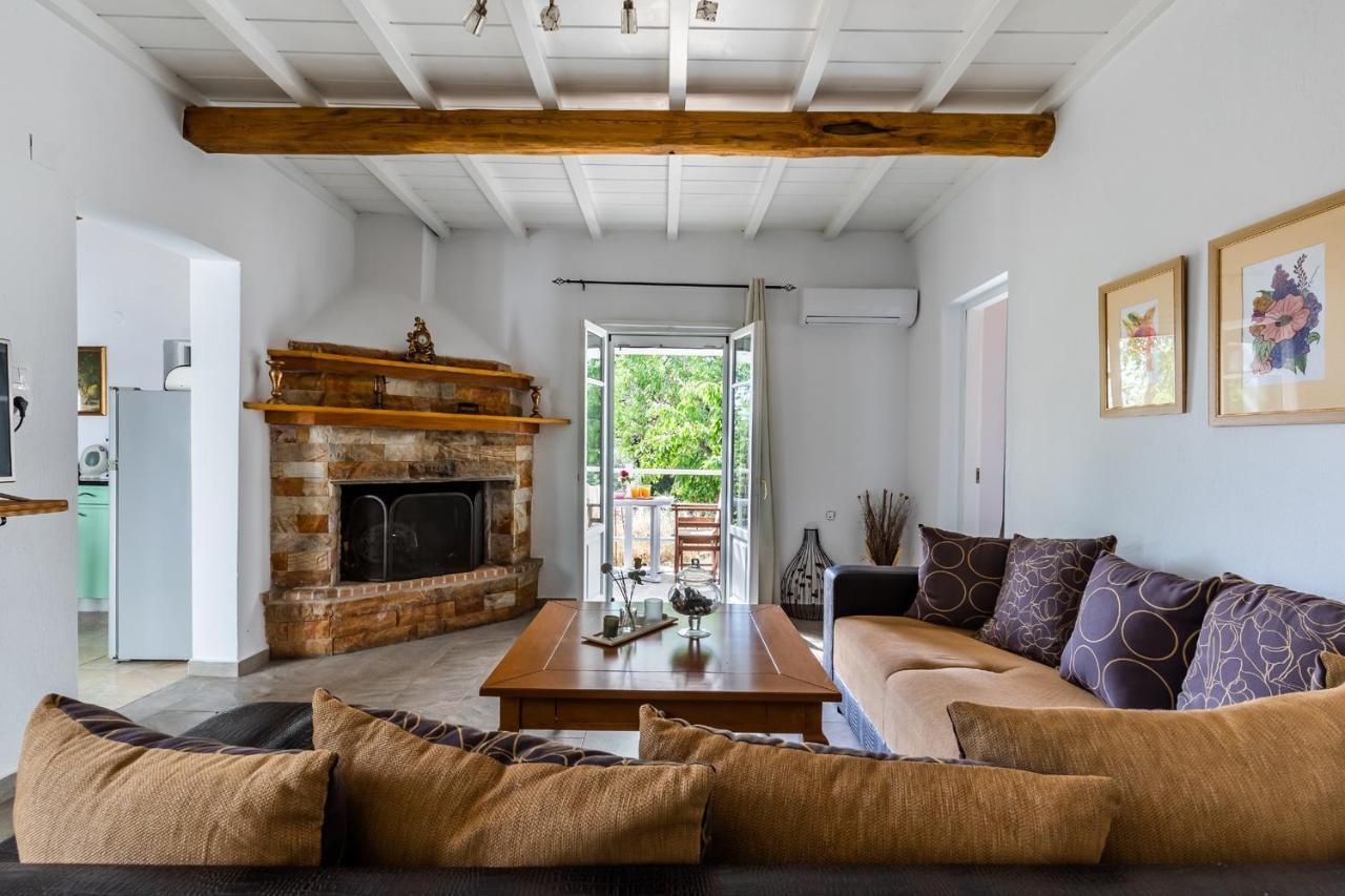 Skopelos Amigdalia Cottage Exteriör bild